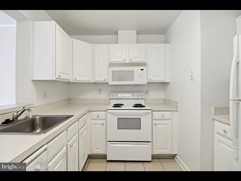 23 Pierside Dr #306 — Photo 12