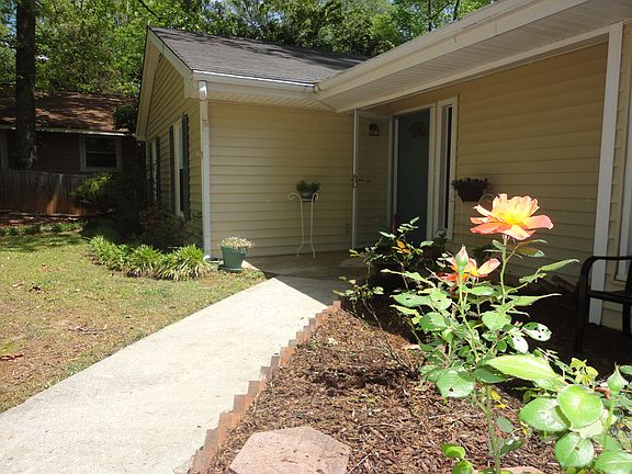 2nd image of 107 Moss Hill Ct