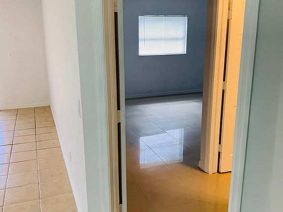5th image of 4635 25th St SW