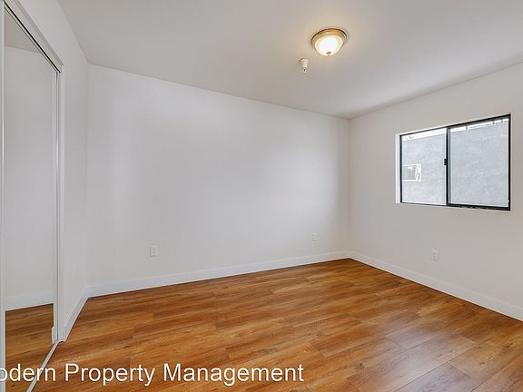 4th image of 11508 Emelita St #6987019