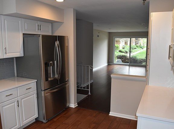 4th image of 4192 Cove Ln APT D