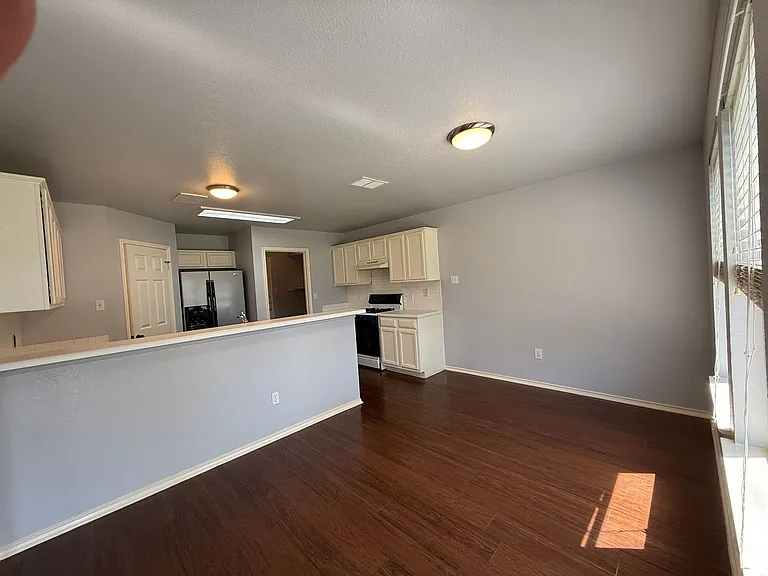 14704 Noya Dr — Photo 5