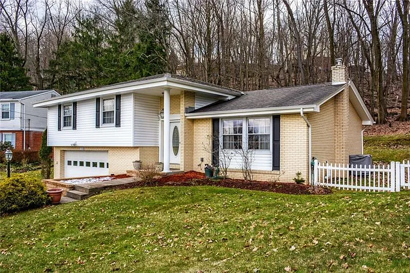 1165 Regency Dr photo 1