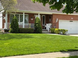 43 Garnet Dr, Cheektowaga, NY 14227