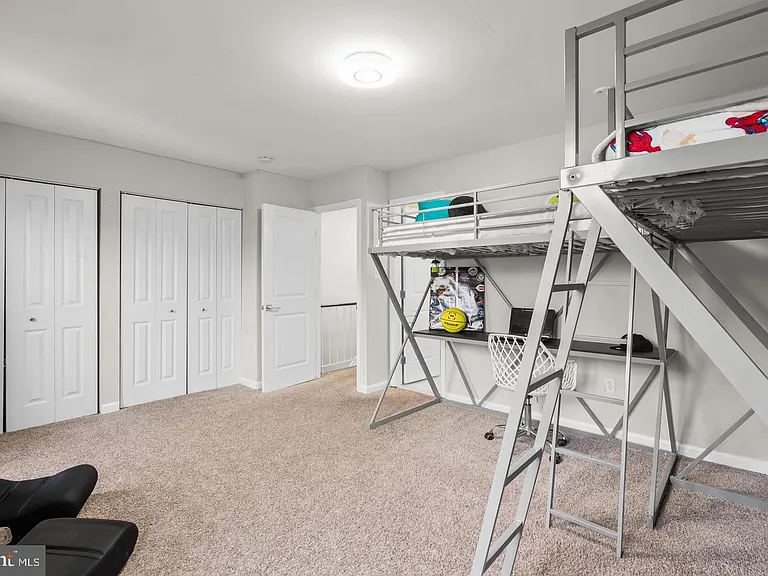 18005 Sunset Lake Ct — Photo 24