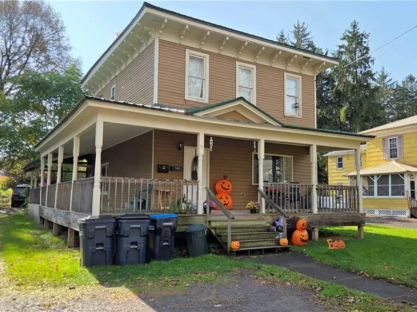 9 Smith St, Sodus, NY 14551