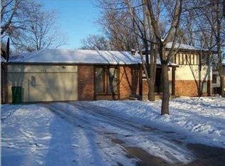 934 N Country Acres Ave, Wichita, KS 67212