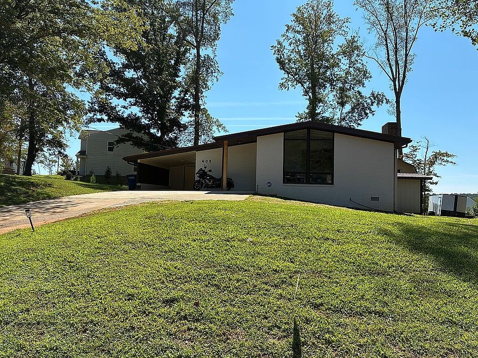 1st image of 403 S Greenbriar Rd