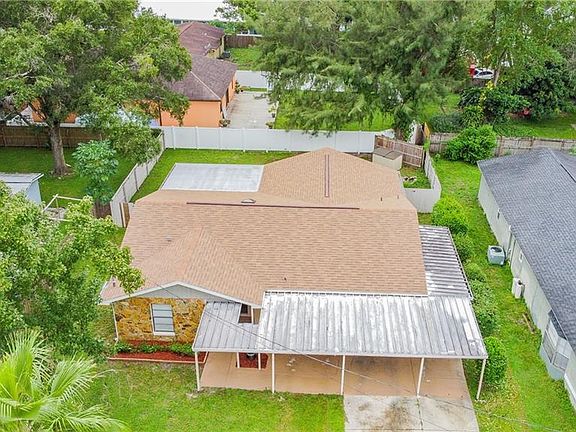 4th image of 8512 N Willow Ave