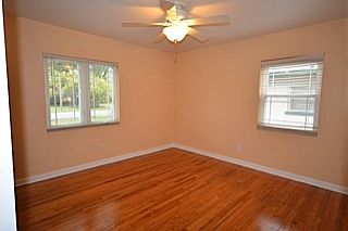 2nd image of 324 36th Ave NE