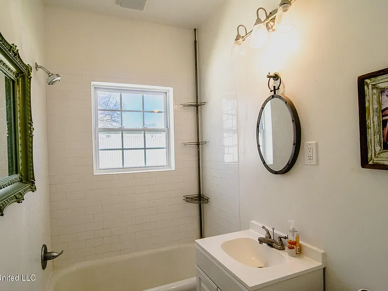 803 N Congress St #D — Photo 10