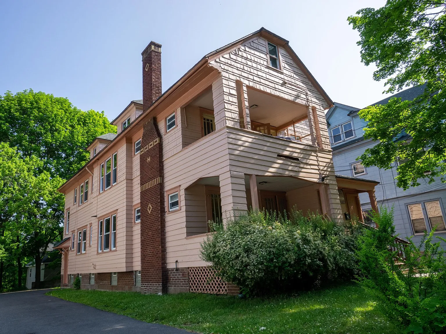 1213 Madison Street Apt 2- 6/1/27 - 5 Bedroom Duplex with 2 Renovated Bathrooms — Photo 4