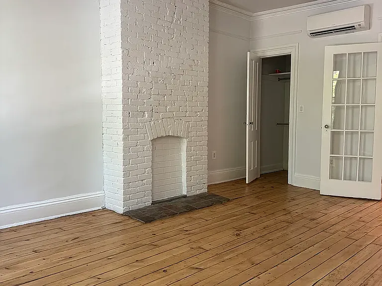164 Hall St #3 — Photo 4
