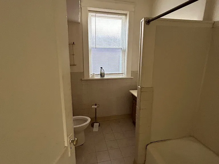 4890 Margaretta Ave — Photo 14