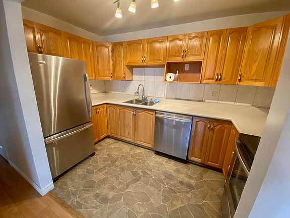 5th image of 2660 Bancroft Dr #1