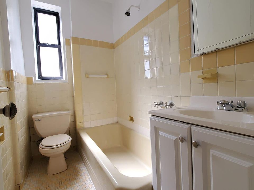 2nd image of 2207 Holland Ave #3A