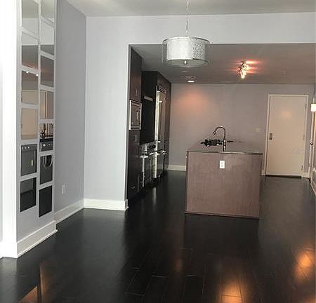 3rd image of 1120 E Kennedy Blvd Unit 512
