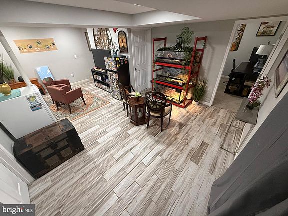 4th image of 729 Spruce Dr