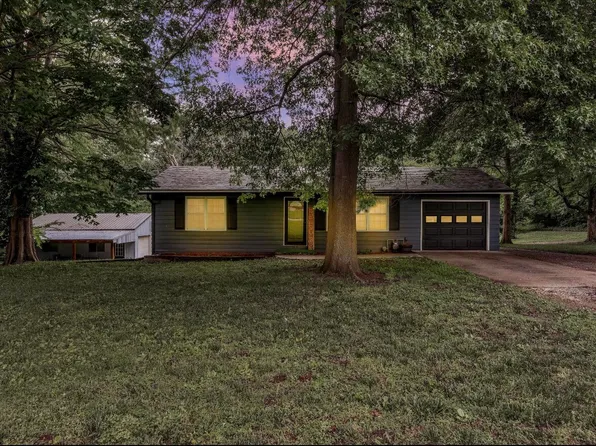600 N Brunswick Ave, Marshall, MO 65340