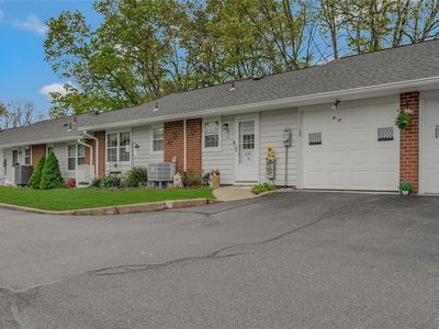 29 Trent Court #B, Ridge, NY, 11961