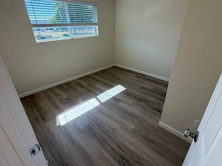 2215 Elm St SW — Photo 10