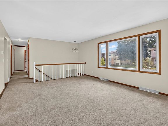 4th image of 924 Buena Vista Dr