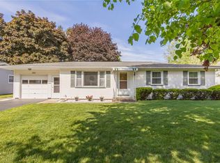 201 Mount Ridge Cir, Rochester, NY 14616