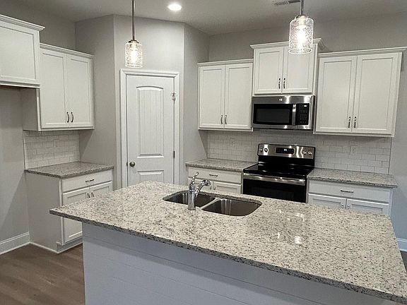 5th image of 1795 Stampede Cir