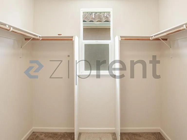 Walk in closet