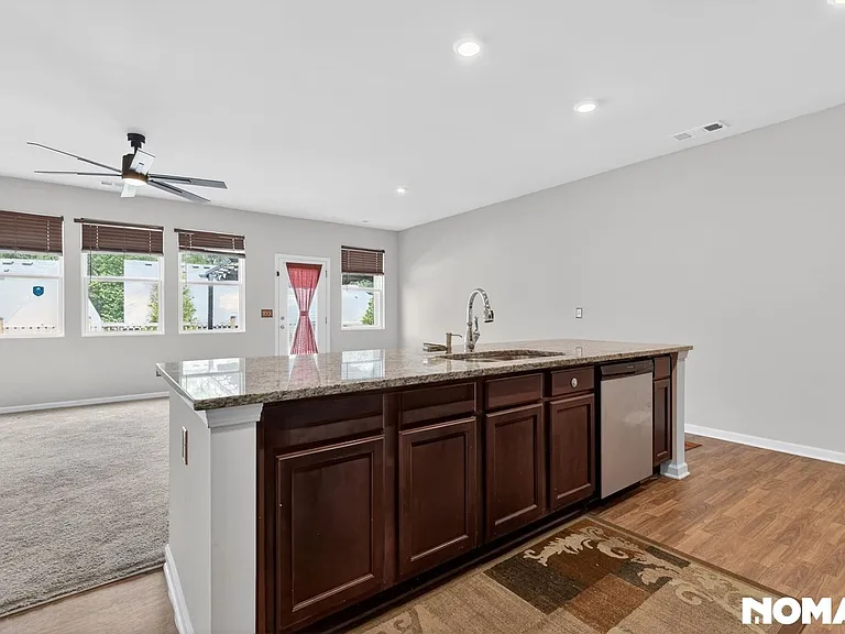 532 Ruths Dr — Photo 10