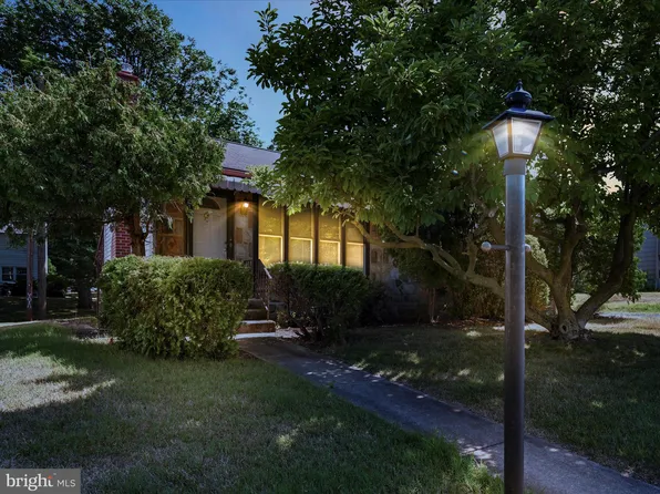 949 N Hills Blvd, Pottstown, PA 19464