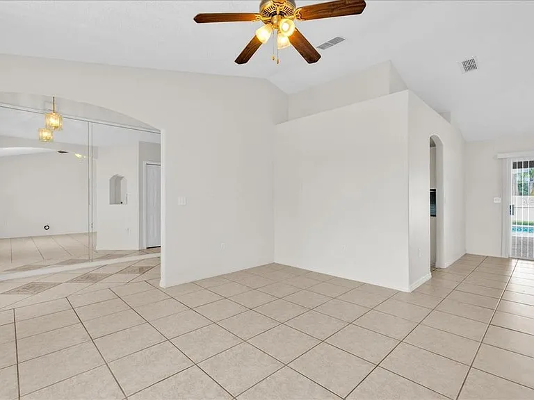 112 Azalea Dr — Photo 5