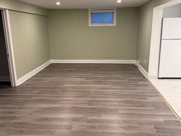 44 Valencourt Dr — Photo 2