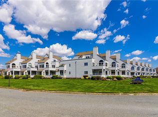 103 Bellevue Ct, Narragansett, RI 02882