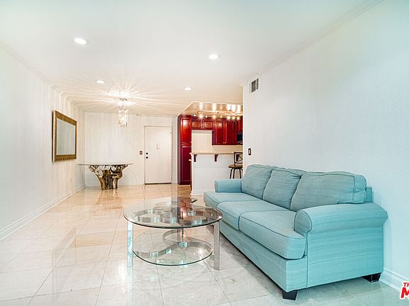 4th image of 5510 Owensmouth Ave APT 123