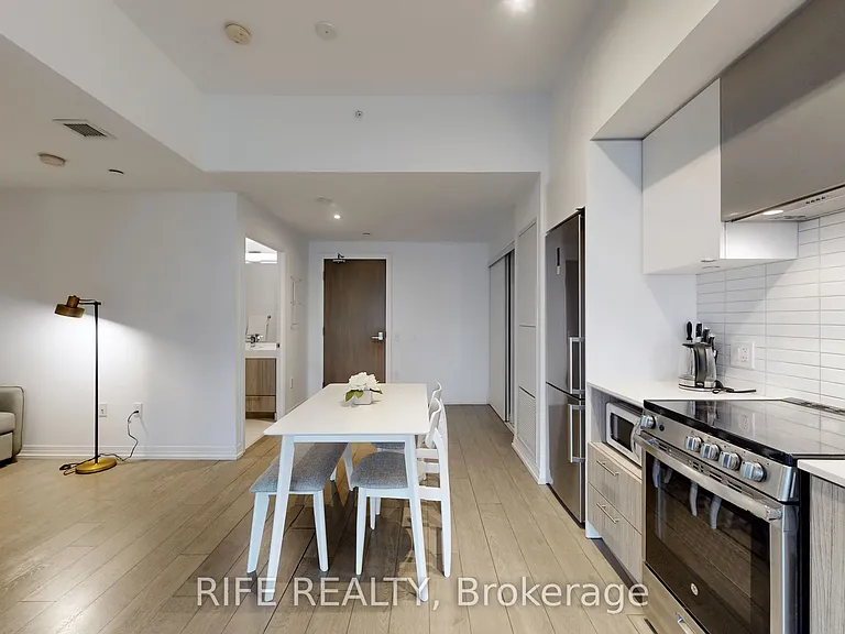 251 Jarvis St #830 — Photo 14