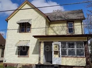 320 W Clark St, Freeport, IL 61032