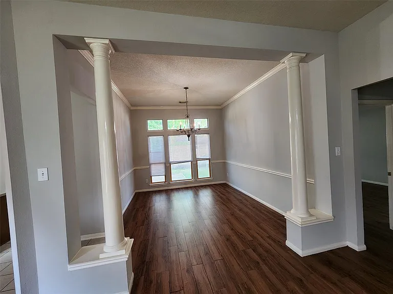 1011 Lexington Green Dr — Photo 7