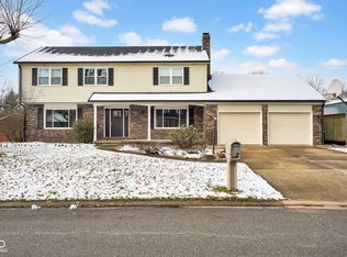 595 Camelot Dr, Seymour, IN 47274