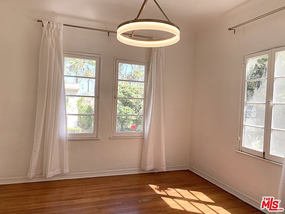 4th image of 421 S Maple Dr #1/2