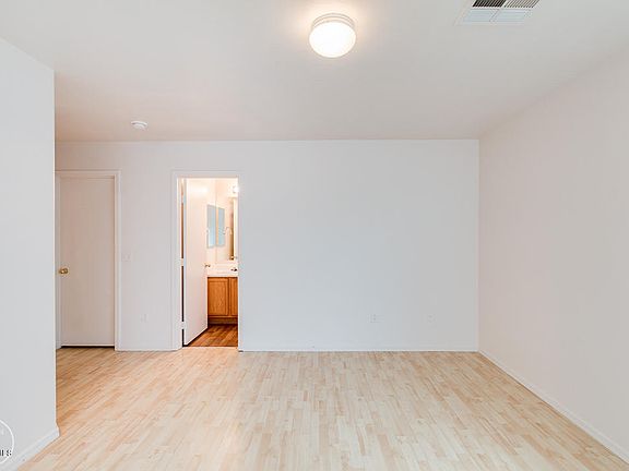 4th image of 7057 W Glenn Dr