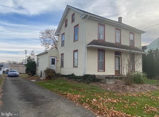 201 Maple St, Gordonville, PA 17529