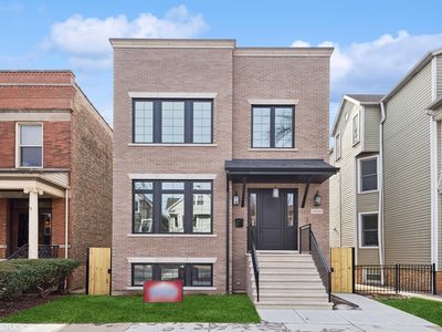 1929 W Eddy St, Chicago, IL, 60657