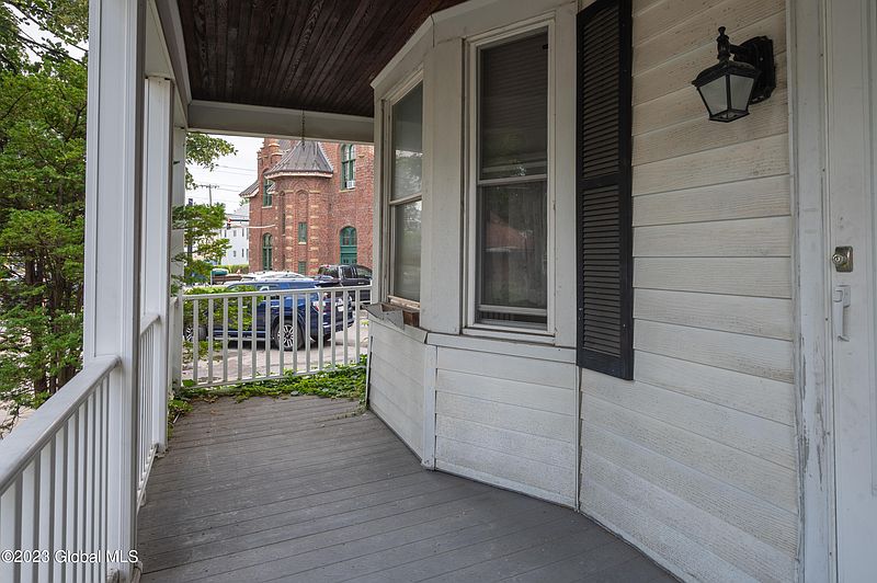 4th image of 51 Marshall Street
