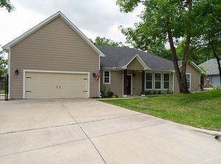 144 Ty Ln, Azle, TX 76020