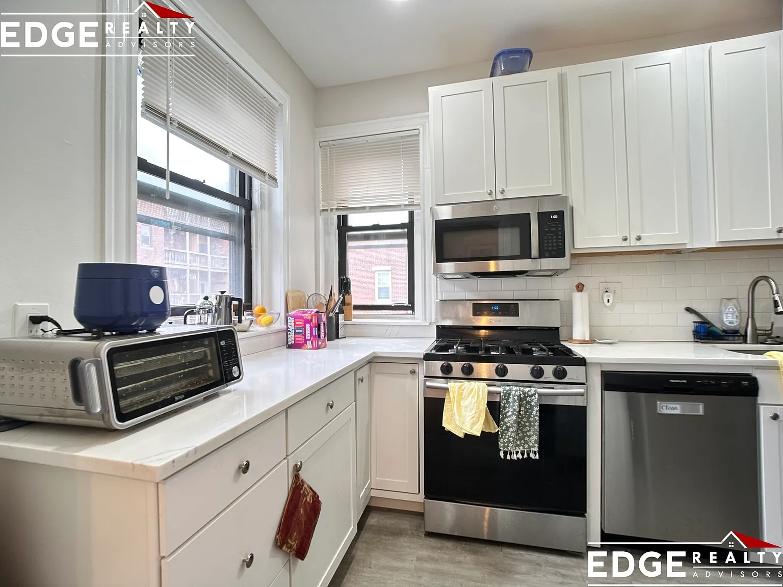 4 bed, $4,800 — Photo 1