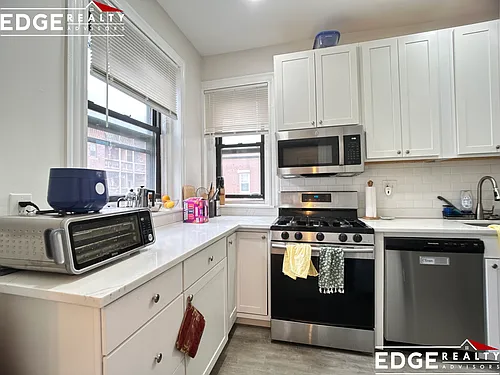 30 Glenville Ave #2 Photo 1