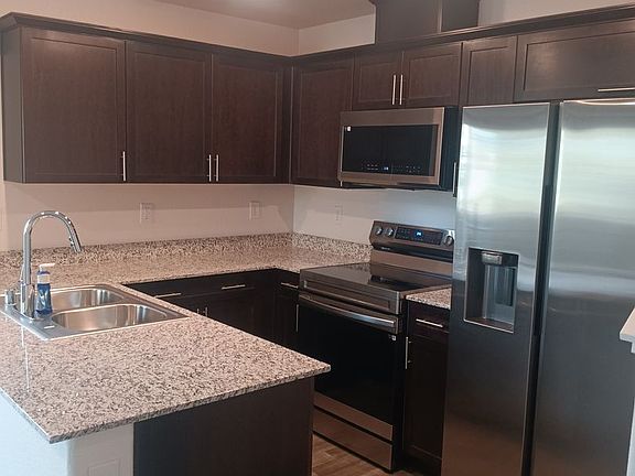 4th image of 2881 Champagne Gold Ave