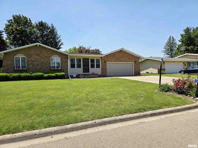 318 Harvester Rd, Canton, IL, 61520
