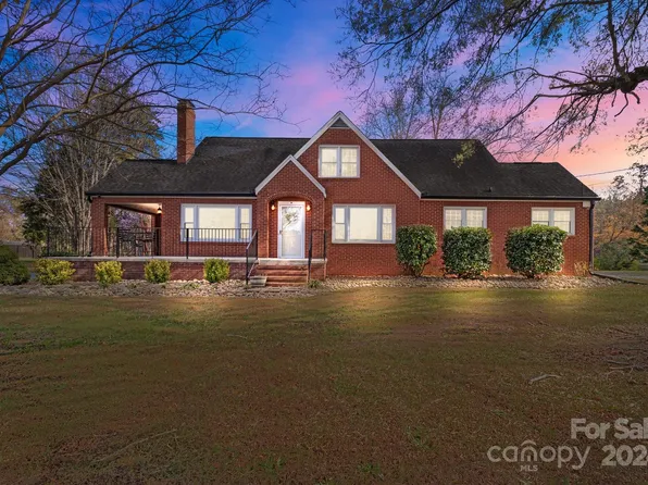 24694 Saint Martin Rd, Albemarle, NC 28001